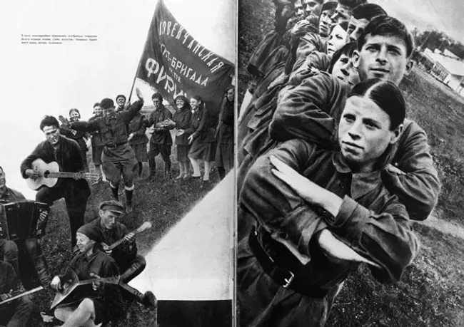 Two-page spread in the magazine, "USSR in Construction." 1933. Photo: Oleg Klimov / Russian State National Library, St. Petersburg
